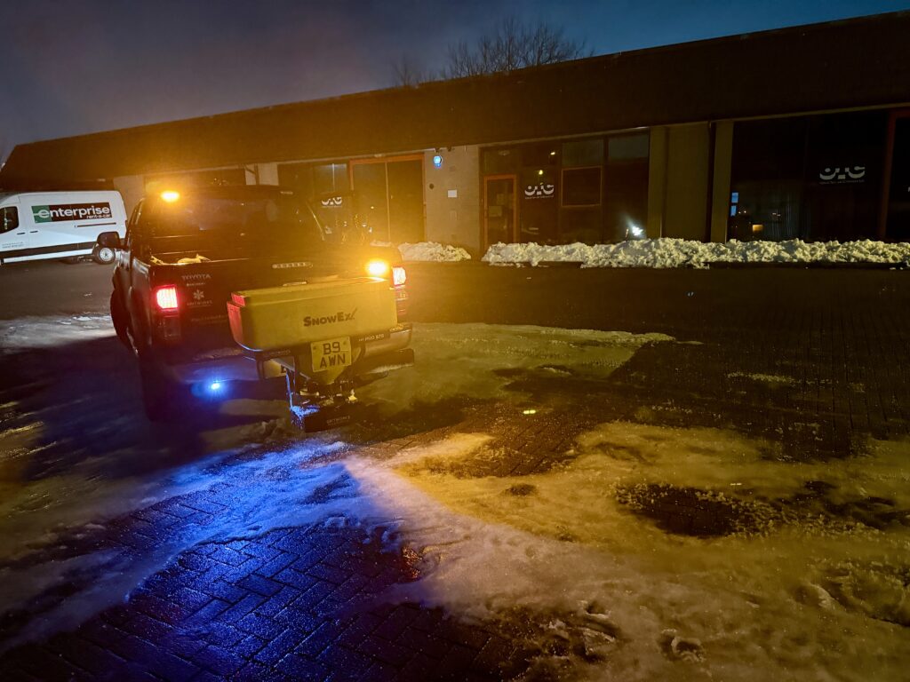 Hilux with Gritter